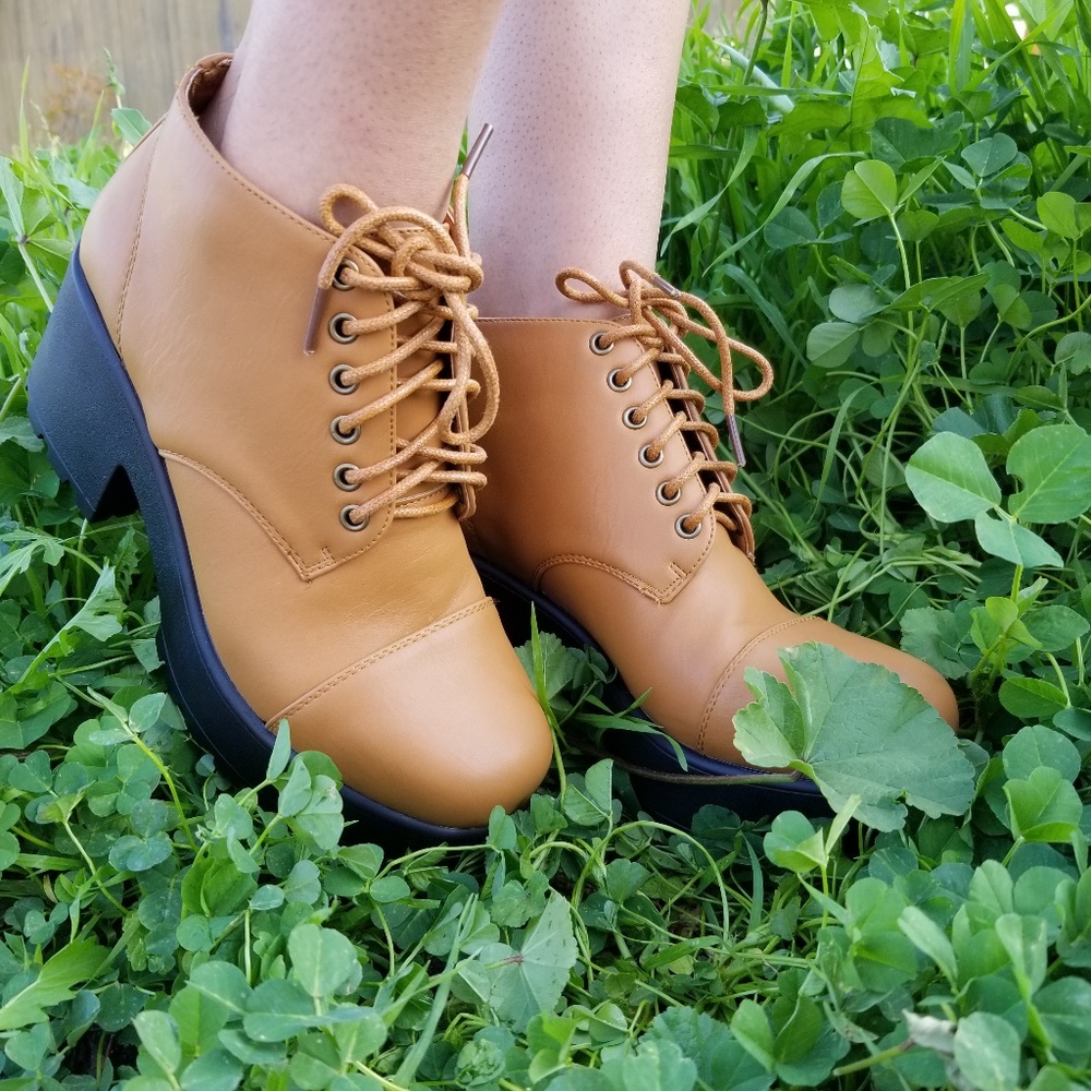 Chunky 90s Grunge Platform Ankle Booties - Picture 4 of 6